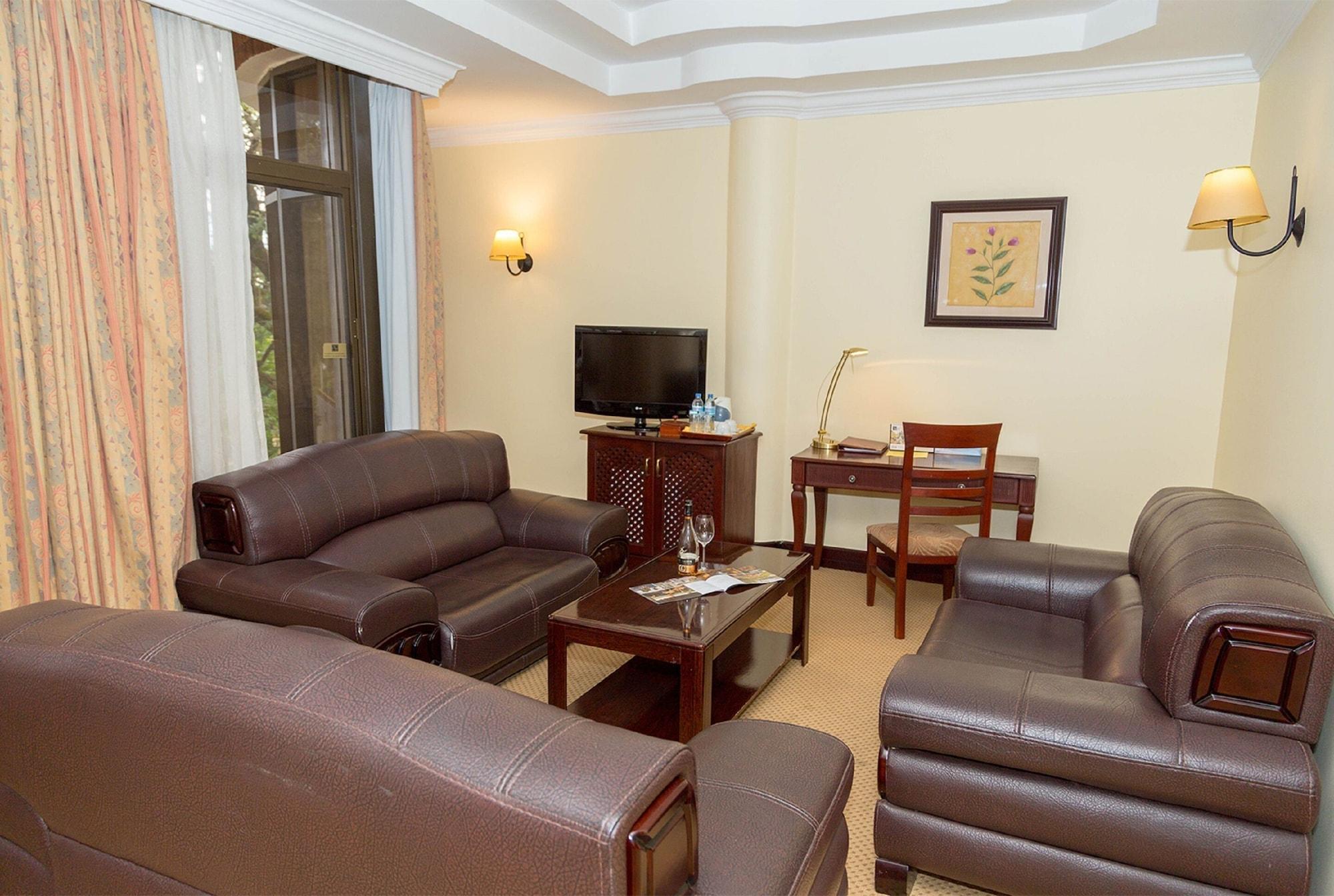 Kibo Palace Hotel Аруша Екстериор снимка