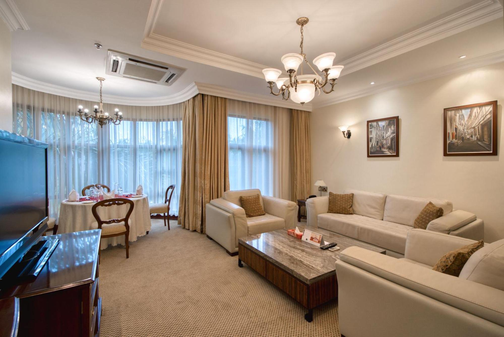 Kibo Palace Hotel Аруша Стая снимка